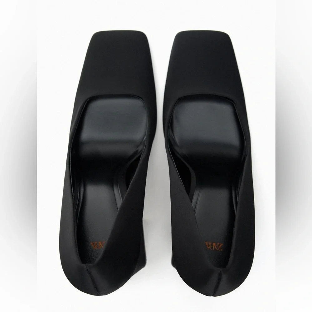 Zara SQUARED TOE BLOCK HEEL SHOES. Black. Size 6.5. New with Tags.